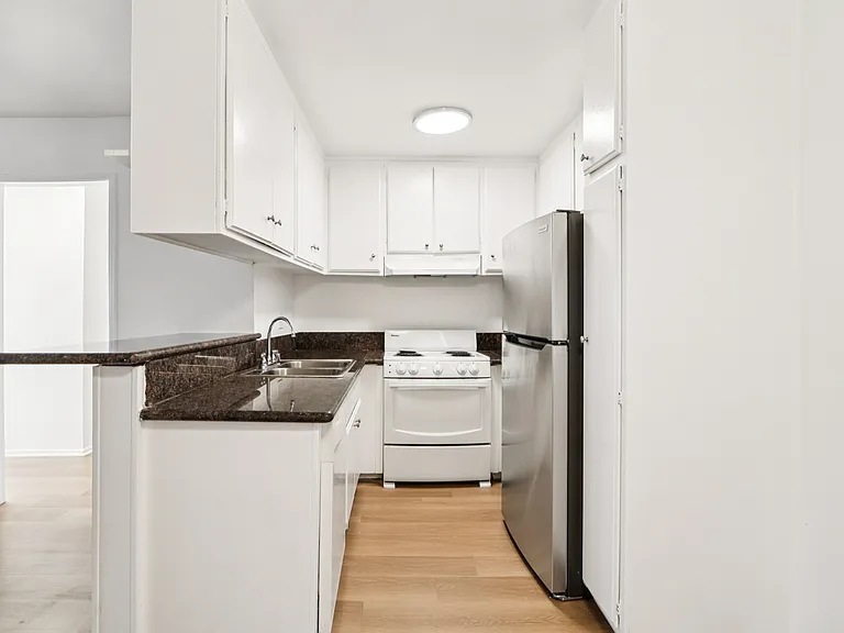 7005 Lanewood Ave — Photo 22