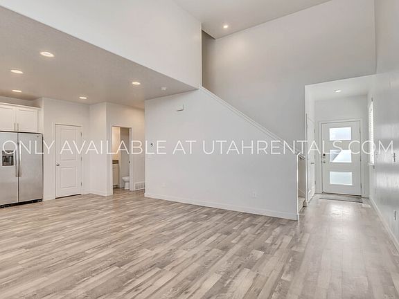 5th image of 4249 E Hill View Dr