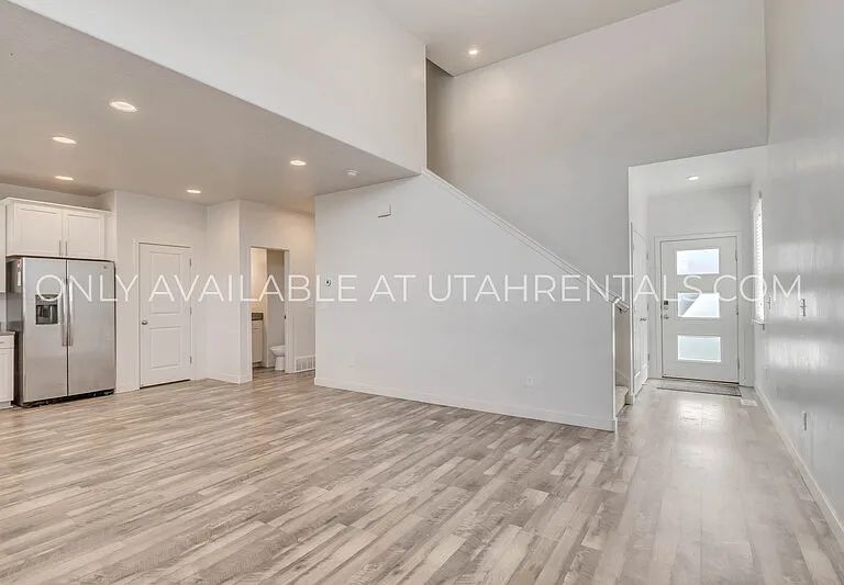 4249 E Hill View Dr — Photo 5