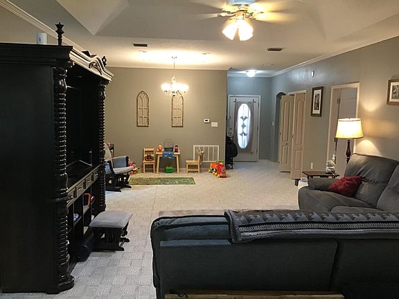 5th image of 955 Holbrook Cir
