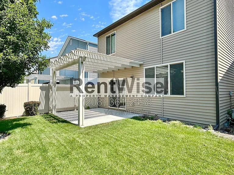 1897 N Justin Ave — Photo 21