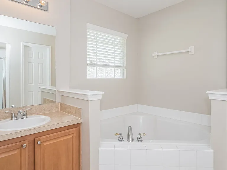 14081 Bradley Cove Rd — Photo 15