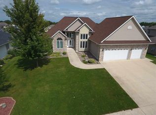 2702 Northview Ln, Cedar Falls, IA 50613