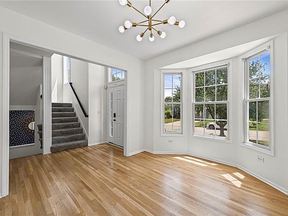3rd image of 15454 S Acuff Ln