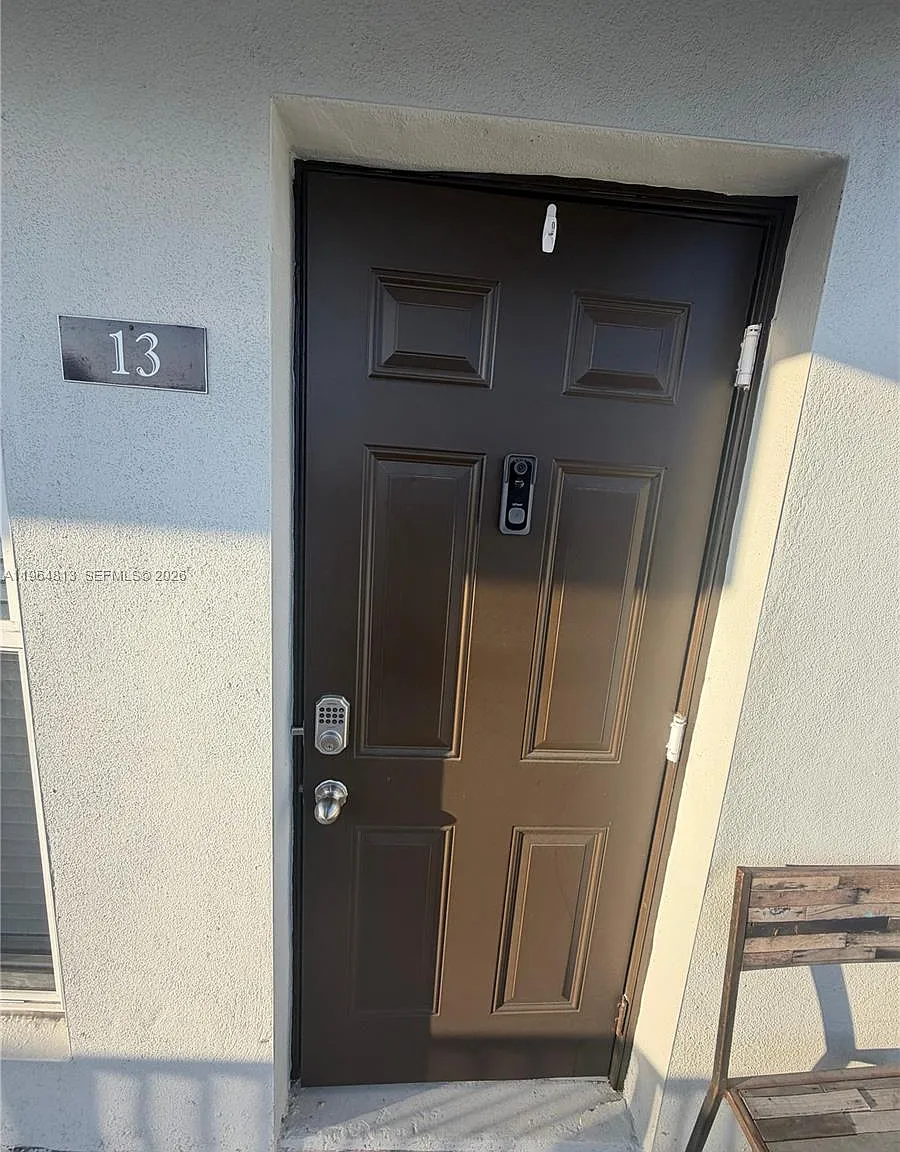 Town Park Plaza North Con — Photo 2