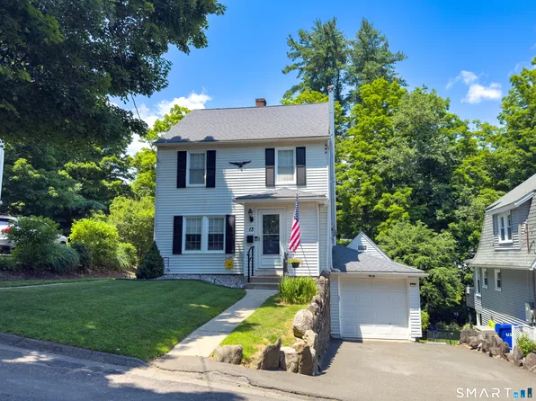 13 Roberts Avenue, Watertown, CT 06795