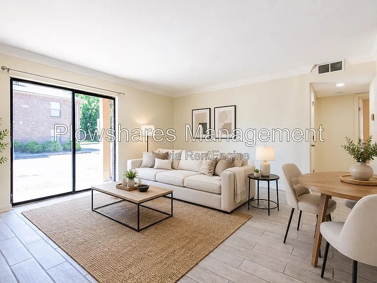 106 E Florence Ave #13 — Photo 1
