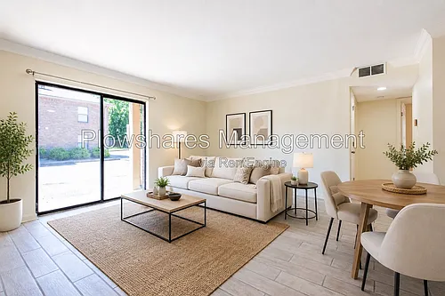106 E Florence Ave #13 Photo 1