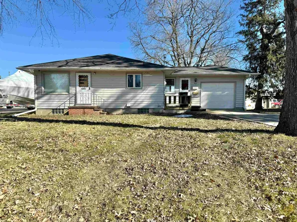 411 W Main St, La Porte City, IA 50651