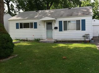 34 Grover St, East Syracuse, NY 13057