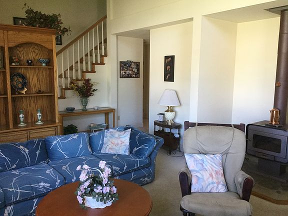 4th image of 739 Tuolumne Dr