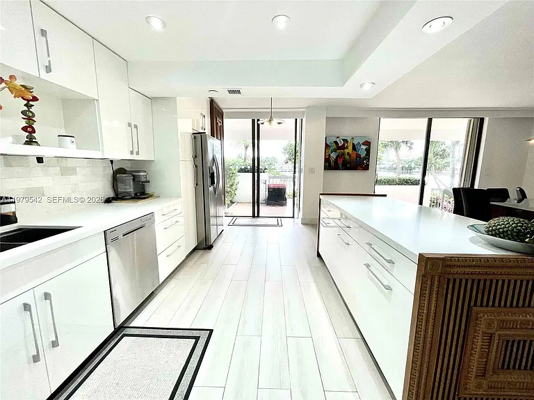 19707 Turnberry Way #Townhouse 5 — Photo 13
