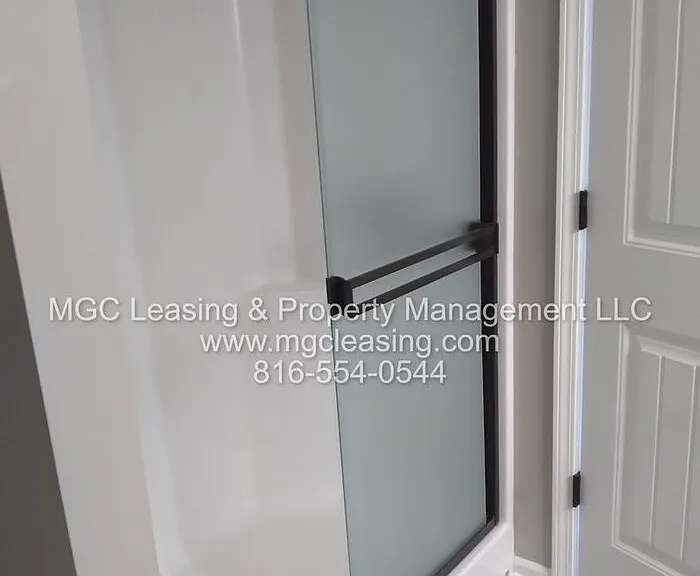 9324 N Main St — Photo 34