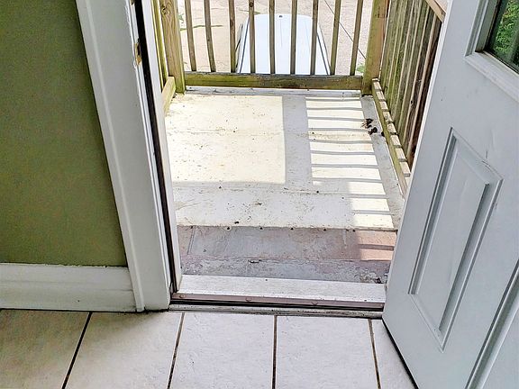 Small Balcony off kitchen
