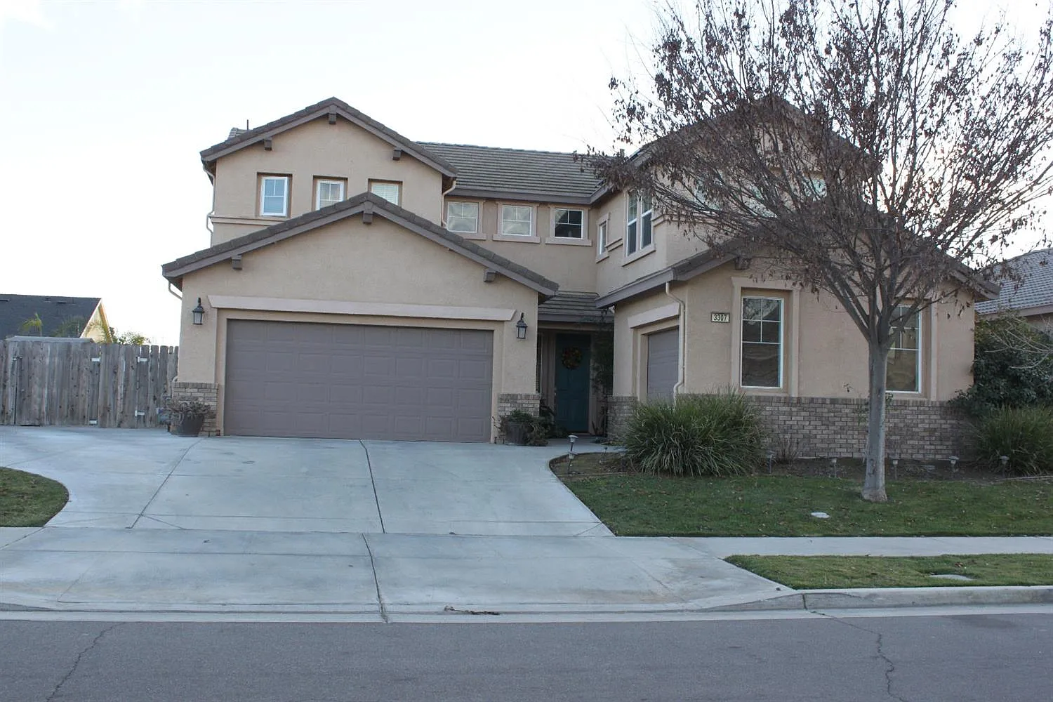 3307 W Stewart Ave photo 1