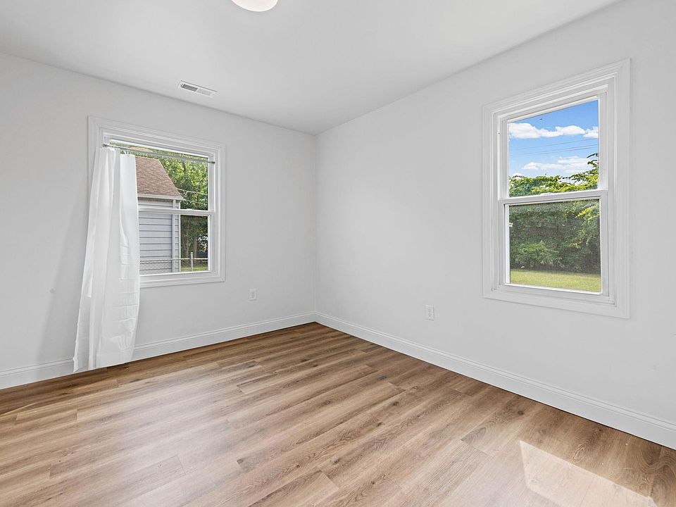 25545 Packard St, photo 19