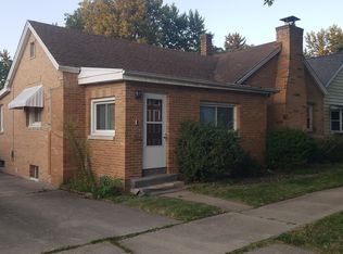 1409 W Locust St, Bloomington, IL 61701