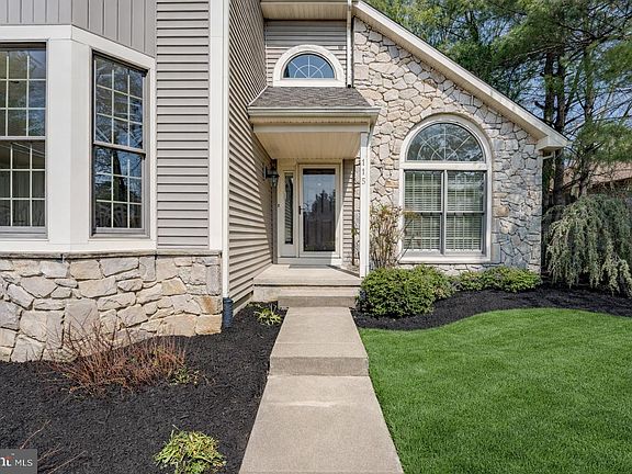 4th image of 115 Forrest Hills Dr