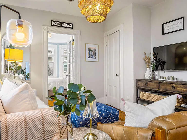 25 Pleasant St #3 — Photo 2