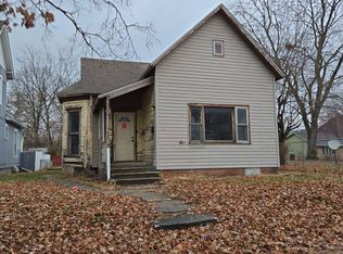 1418 Chestnut St, Terre Haute, IN 47807