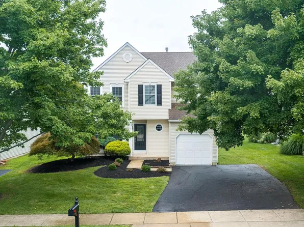 227 Forest Park Dr, Chalfont, PA 18914