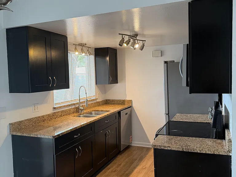 10125 Arbor Ridge Trl — Photo 3