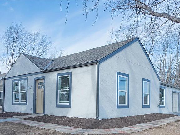3rd image of 4702 Vista Dr