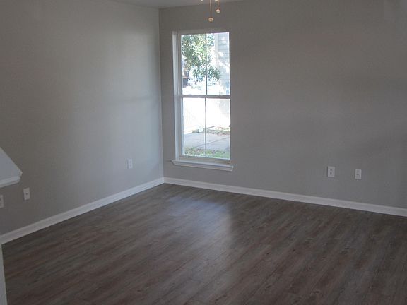 2nd image of 612 Morris Dr