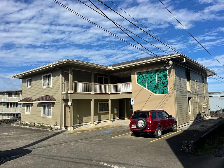 621 Kinoole St — Photo 1