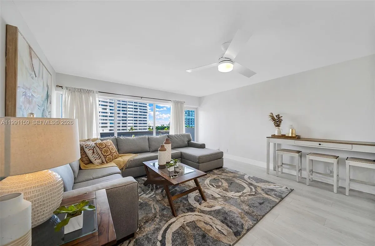 Building Photo - 2100 S Ocean Dr #5B