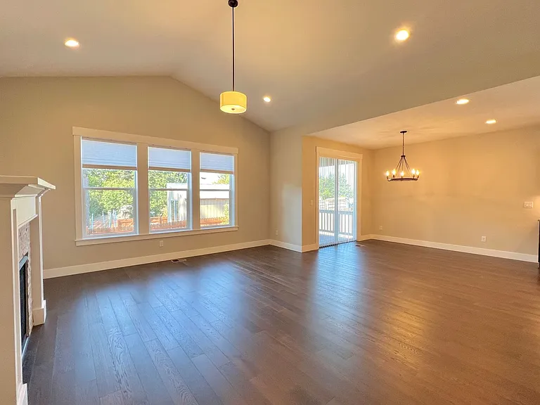 19321 Dublin Ave — Photo 5