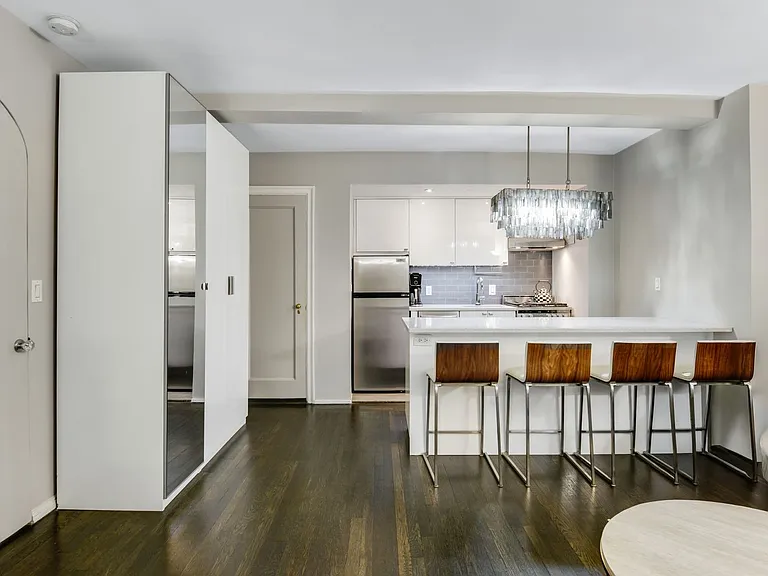 225 E 73rd St #1A — Photo 3