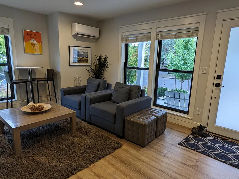 3675 SE 13th Ave #B — Photo 3