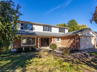 46038 Spinning Wheel Dr, Canton, MI 48187