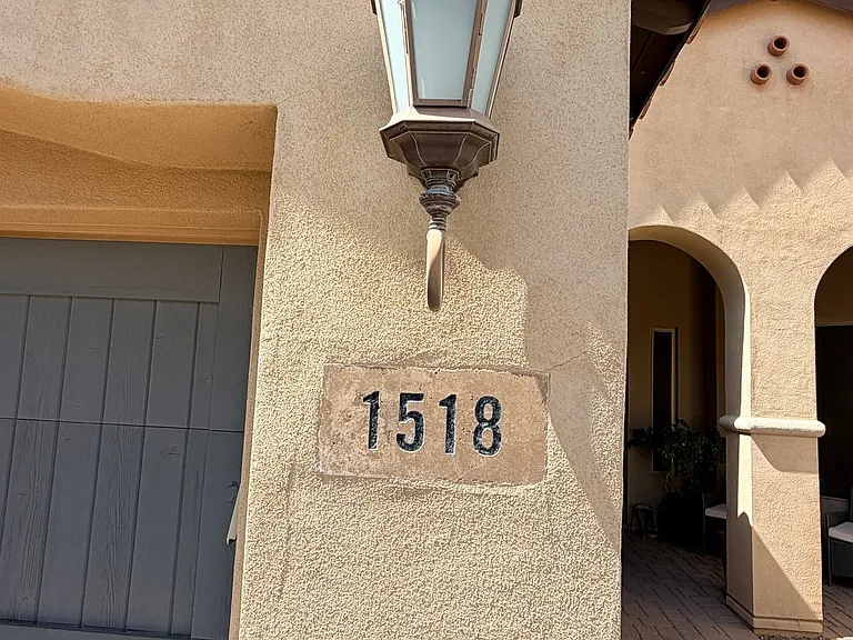 1518 E Hazel Dr — Photo 4