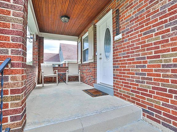4th image of 3563 Harrow Ave