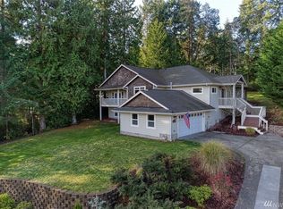 4013 NE Luxury Ln, Bremerton, WA 98311