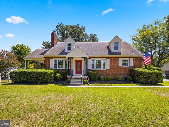 3rd image of 16401 Mount Calvert Rd