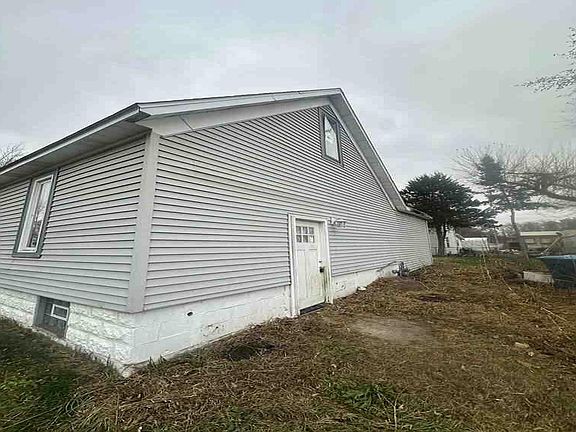 3rd image of 306 W Lambert St