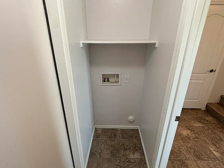 2125 E Huntington Dr — Photo 22