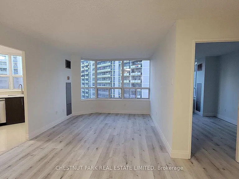 25 Maitland St #1201 — Photo 13