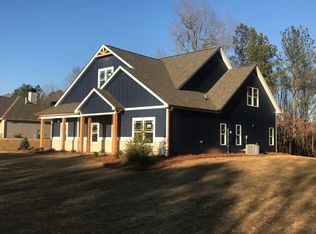 1041 Windsor Creek Dr, Madison, GA 30650