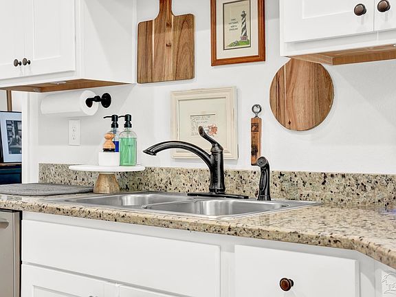3rd image of 8923 Bellawood Cir