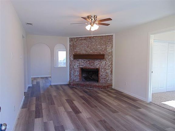 2nd image of 1605 Bosque Dr