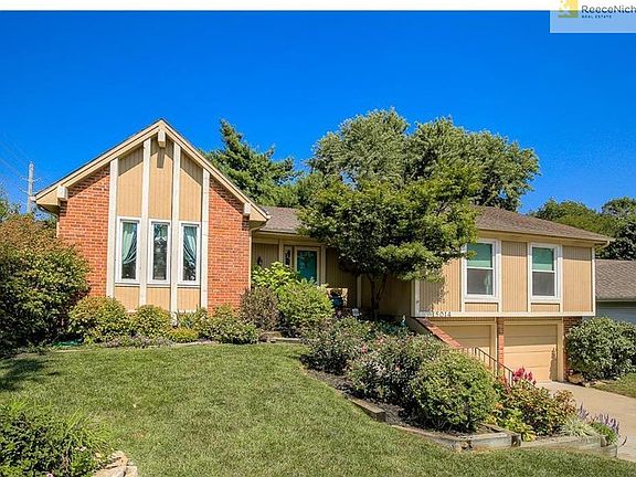 Completely Updated Home w/ Lots of Personality!!