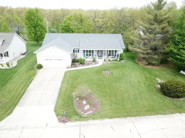 211 Hickman Dr, Bowling Green, MO 63334