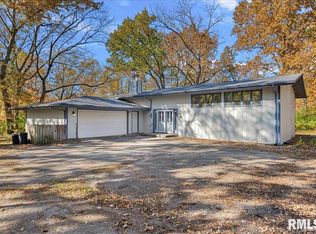 2375 Sloe Rd, Springfield, IL 62707