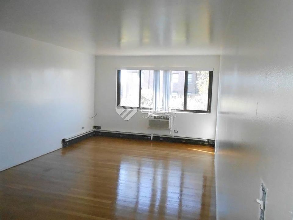 1st image of 6029 N Winthrop Ave APT 502