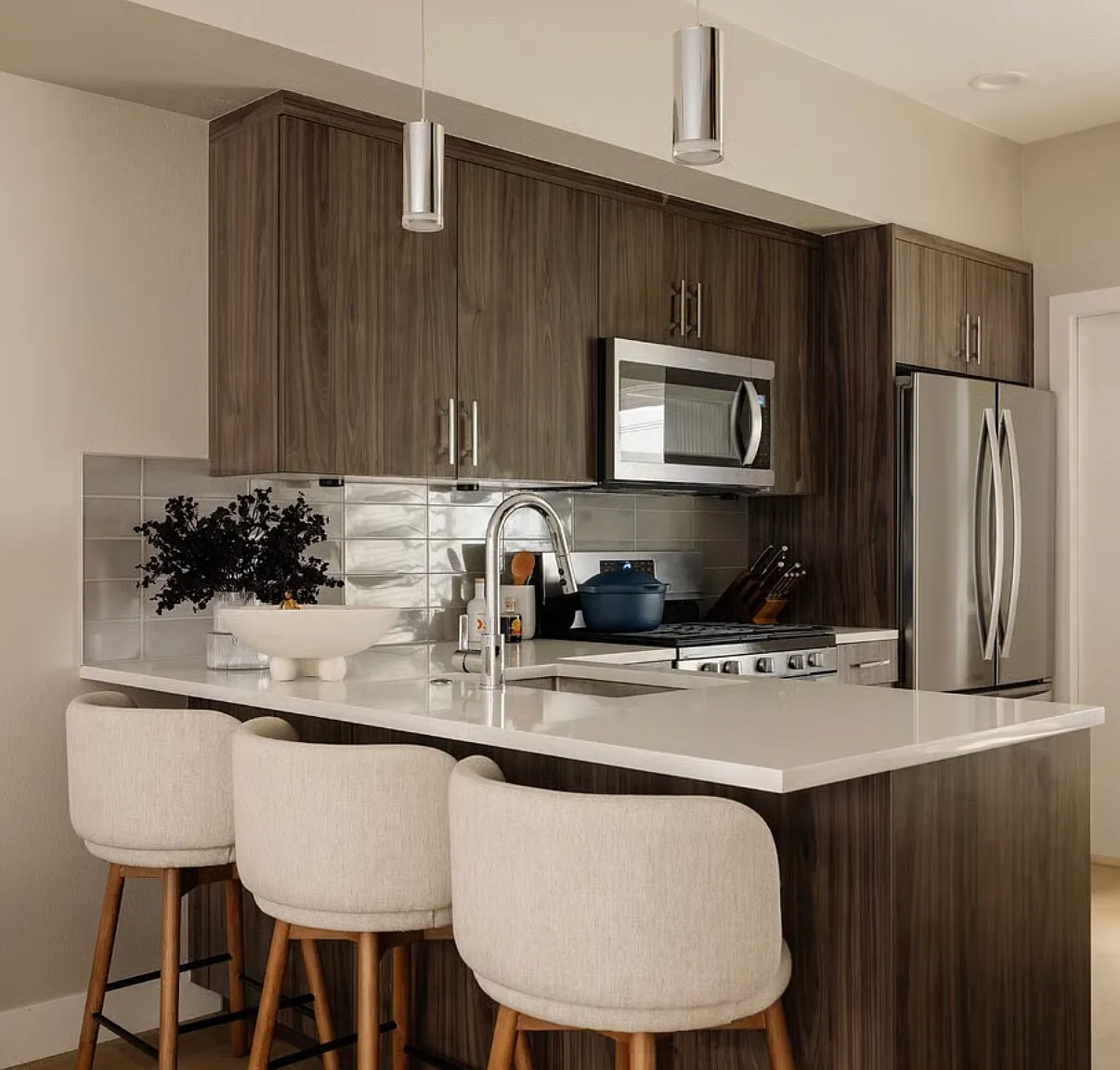 1 bed, 1.5 bath, 990 sqft, $2,900 — Photo 2