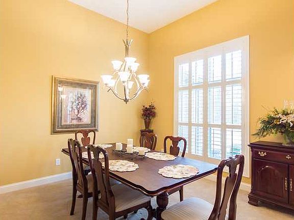 5th image of 421 Laurel Oaks Ln